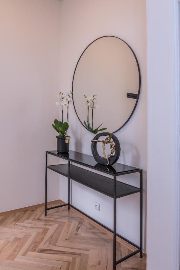 New Design Apt - Central Location Wenceslas Square Прага Екстериор снимка