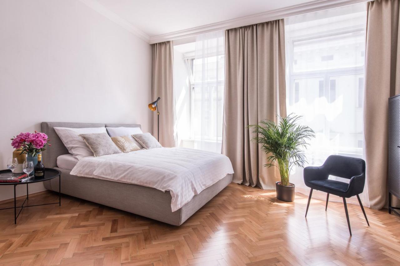 New Design Apt - Central Location Wenceslas Square Прага Екстериор снимка