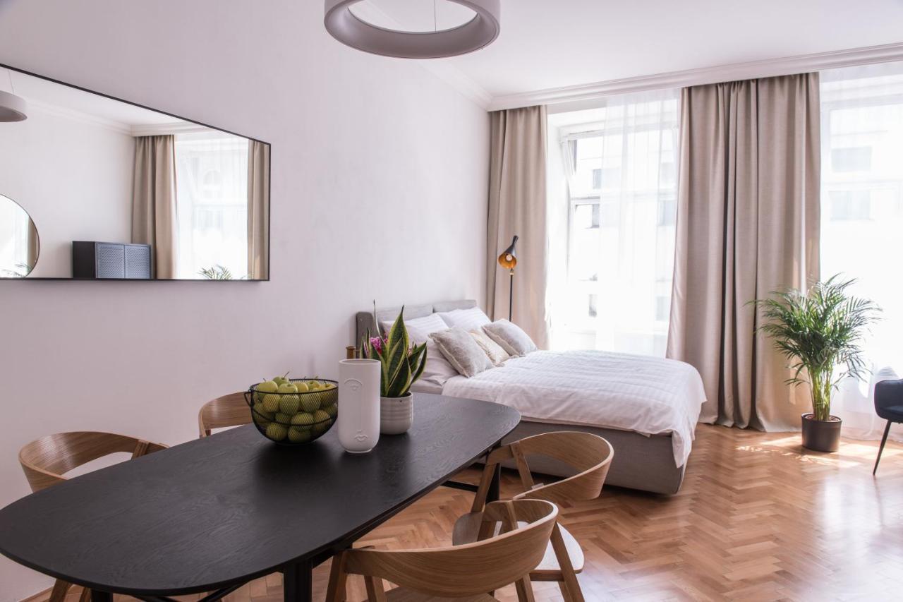 New Design Apt - Central Location Wenceslas Square Прага Екстериор снимка